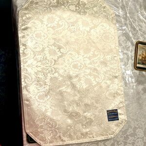 New Ivory Royal Damask placemats -set of 6